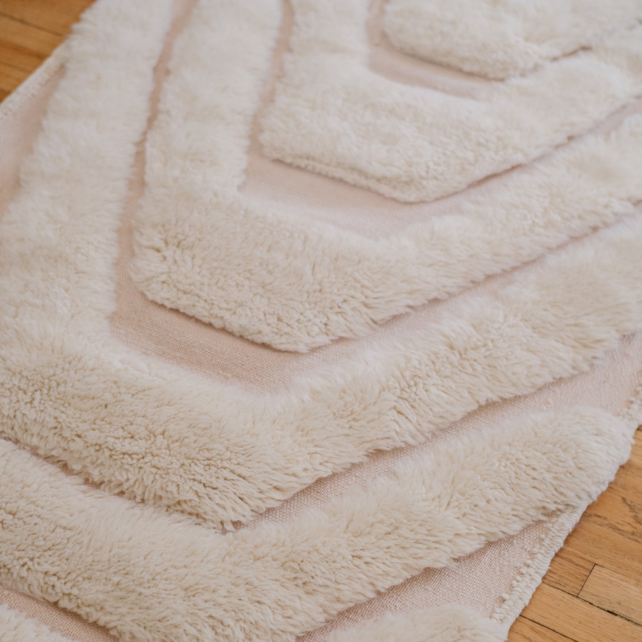 Cloud Runner - Plush White Moroccan Rug - SAINT RIDGE