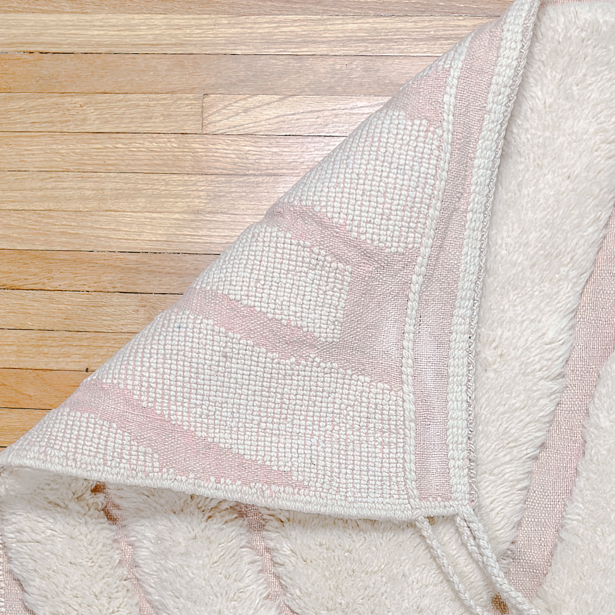 Cloud Runner - Plush White Moroccan Rug - SAINT RIDGE