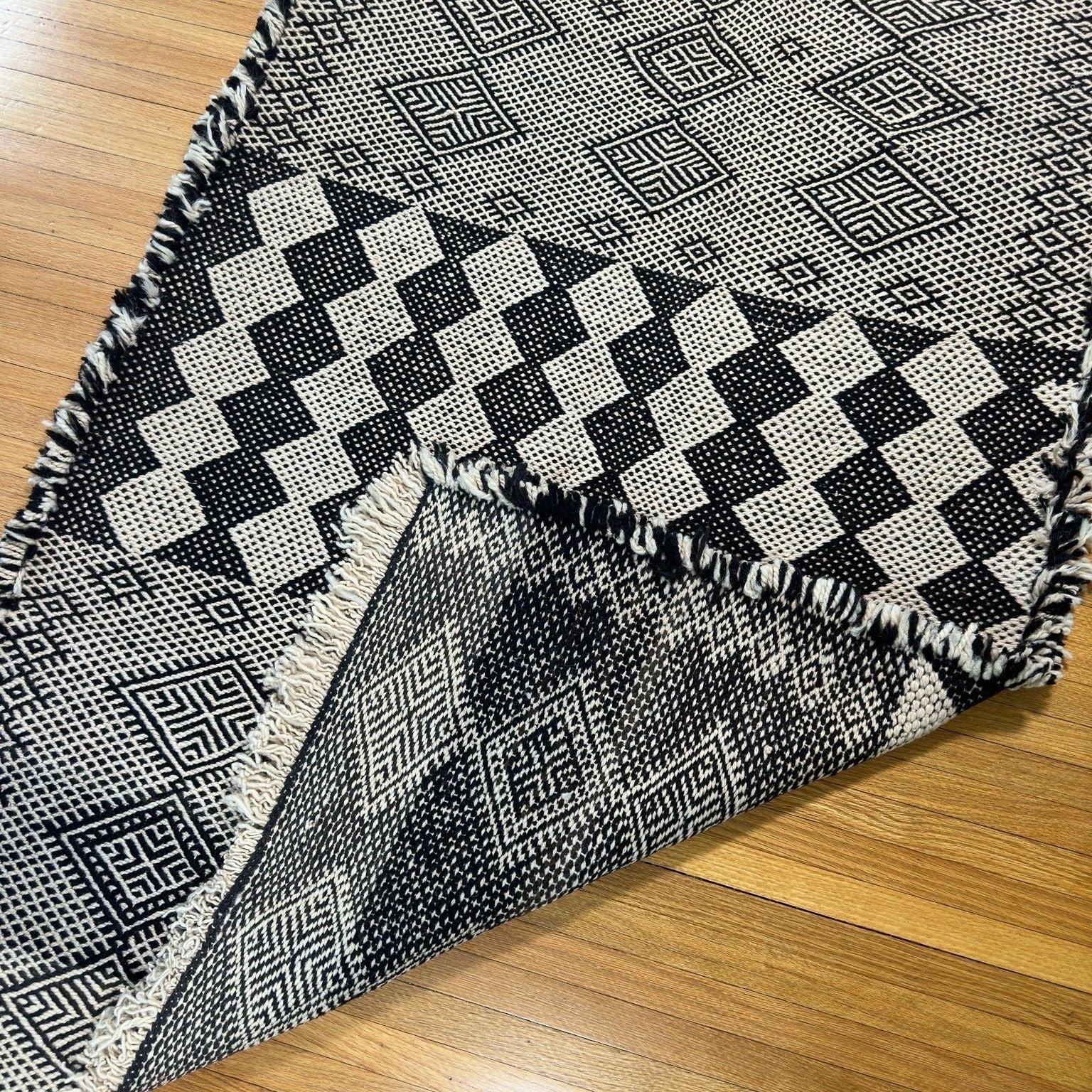 Harley - Black & White Vintage Rug -SAINT RIDGE